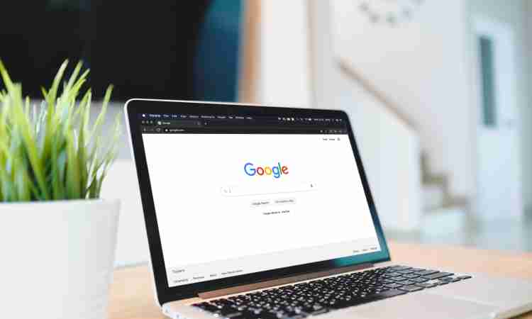Google proíbe anúncios políticos nas eleições de 2024 para cumprir normas do TSE